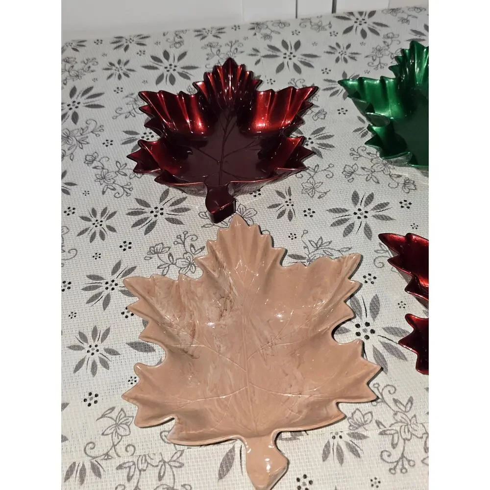 Set of 4 Maple Leaf Shaped Plastic Bowls — Fall Colors